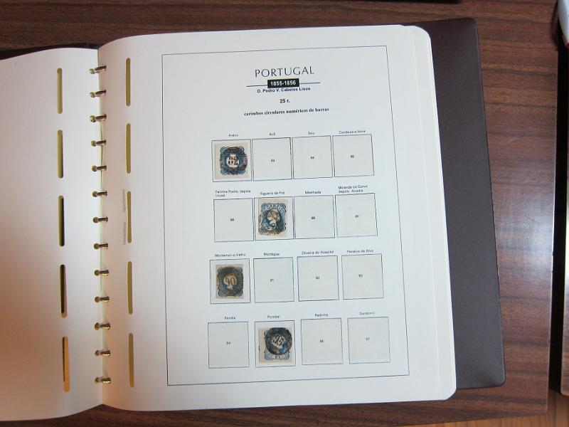 0015 (23).jpg -     Lote:    15      Marcofilia      Lotes Especiais       Descrição:      Portugal.   Colecção especializada de marcas numéricas das 1.ª e 2.ª reformas em selos de 25 reis, desde D. Maria II até D. Luís I, de frente. Lote a ver.        Lote       Valor Base:     &euro; 1.500,00     Valor Venda:     &euro; 3.000,00     
